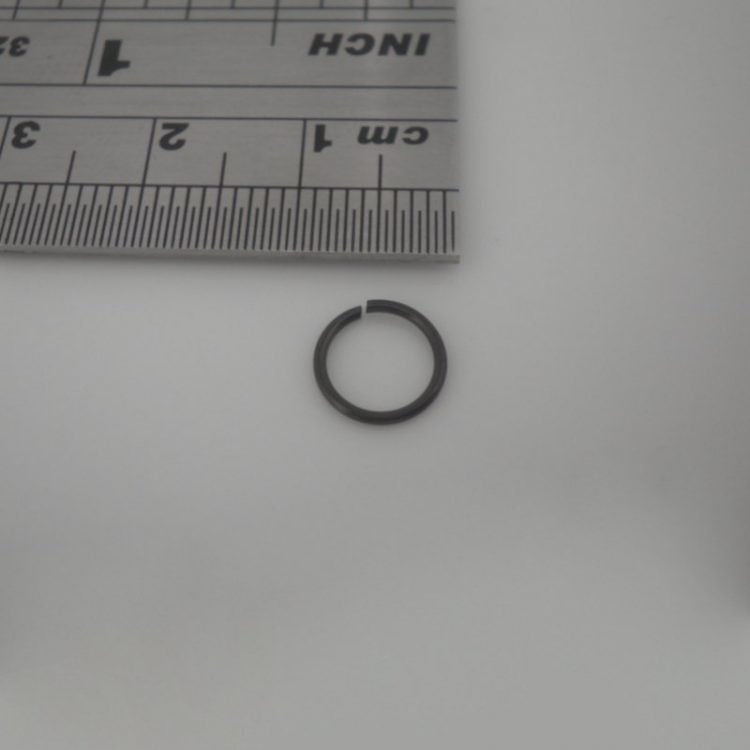טבעת פירסינג מסרג'יקל סטיל (פלדת אל-חלד) בציפוי PVD שחור - 20ga- mm6